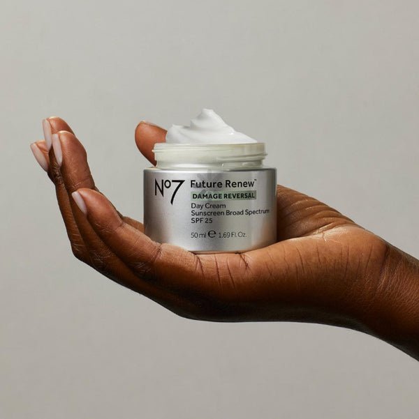 N7 Future Renew Damage Reversal Day Cream SPF 25